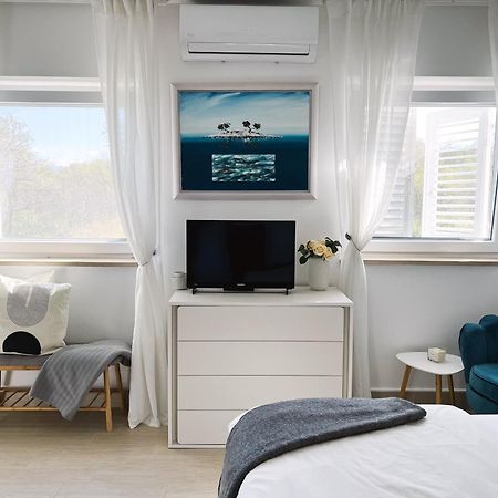 Modern Apartment In The Heart Of Njivice Extérieur photo