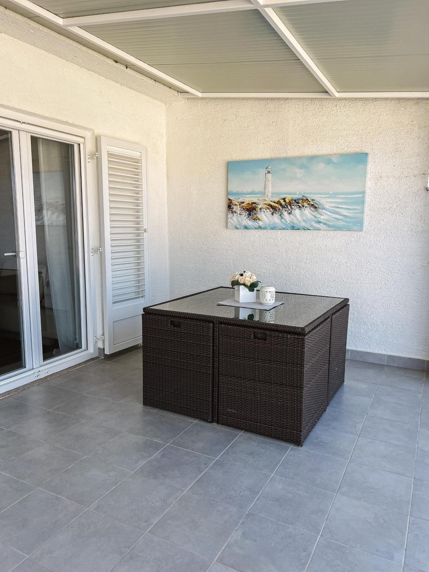 Modern Apartment In The Heart Of Njivice Extérieur photo